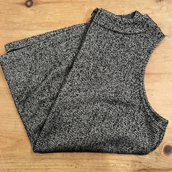 CAbi Black & White Sleeveless Herringbone Tweed Zippered Vest Preppy Academia L - Picture 4 of 11